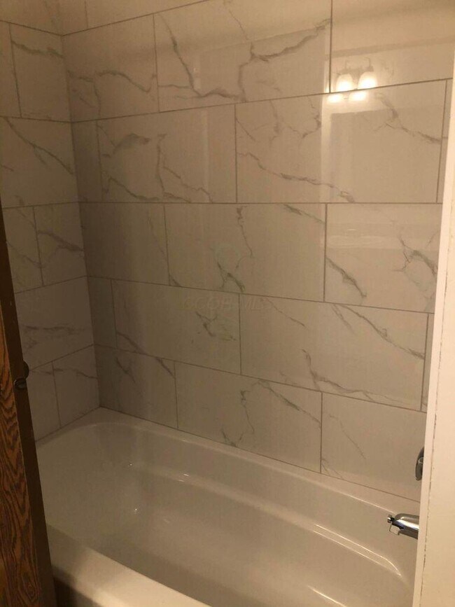 Building Photo - 1391 Bluff Ave