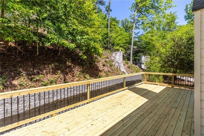 Building Photo - 5941 Wilbanks Dr