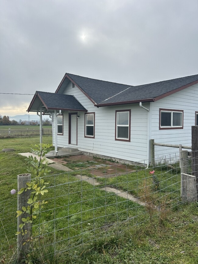 Primary Photo - 11505 Table Rock Rd