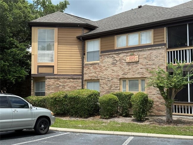 Primary Photo - 490 N Pin Oak Pl