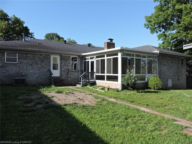 Building Photo - 6724 Riviera Dr