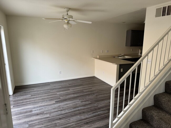 Building Photo - Awesome Three bedroom 2 1/2 townhouse in a...