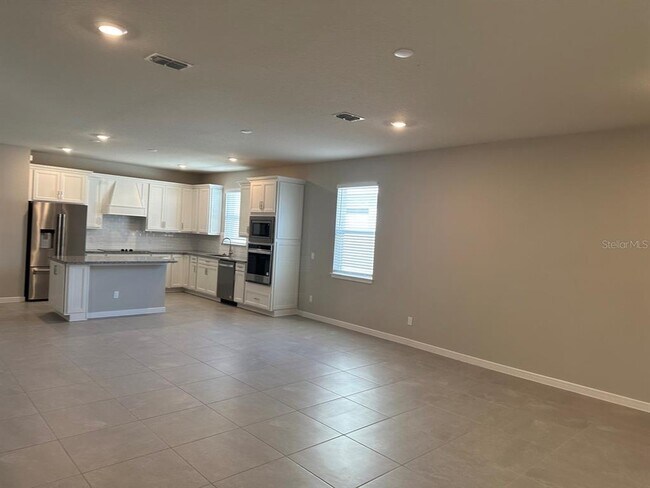 Building Photo - 5685 Arborvista Dr