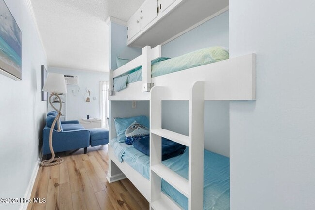 Building Photo - Fully Furnished Condo Available Short Term