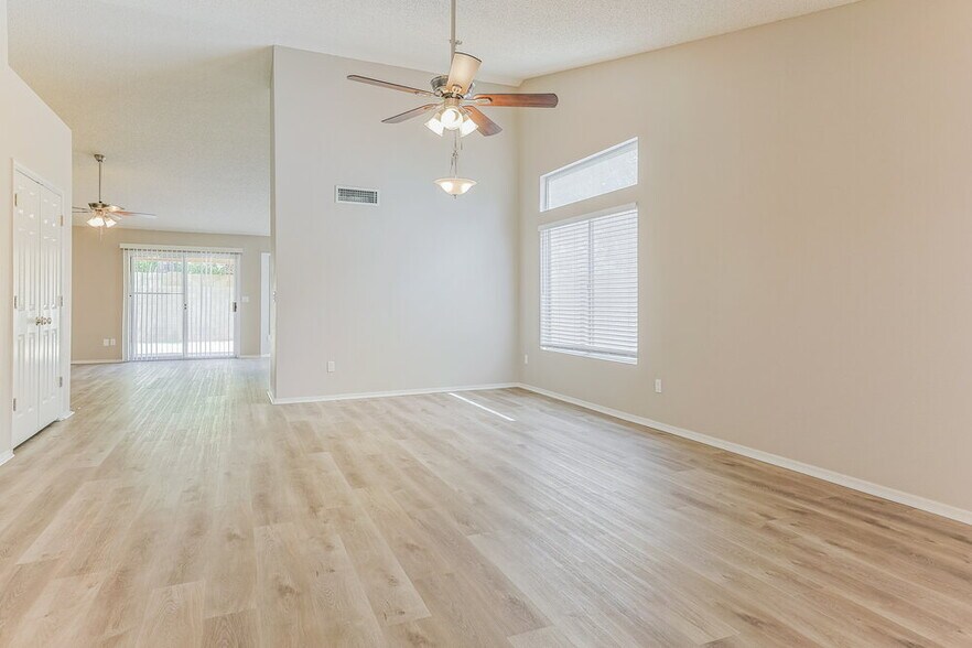 Building Photo - 4526 E Towne Ln