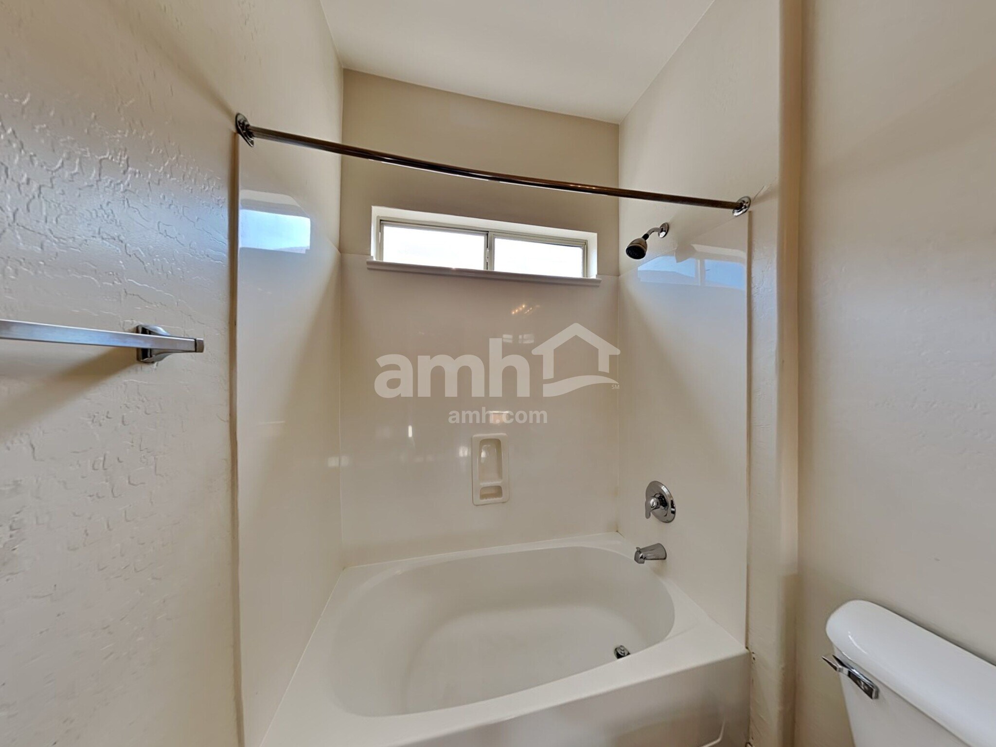 Building Photo - 99 S 165th Dr