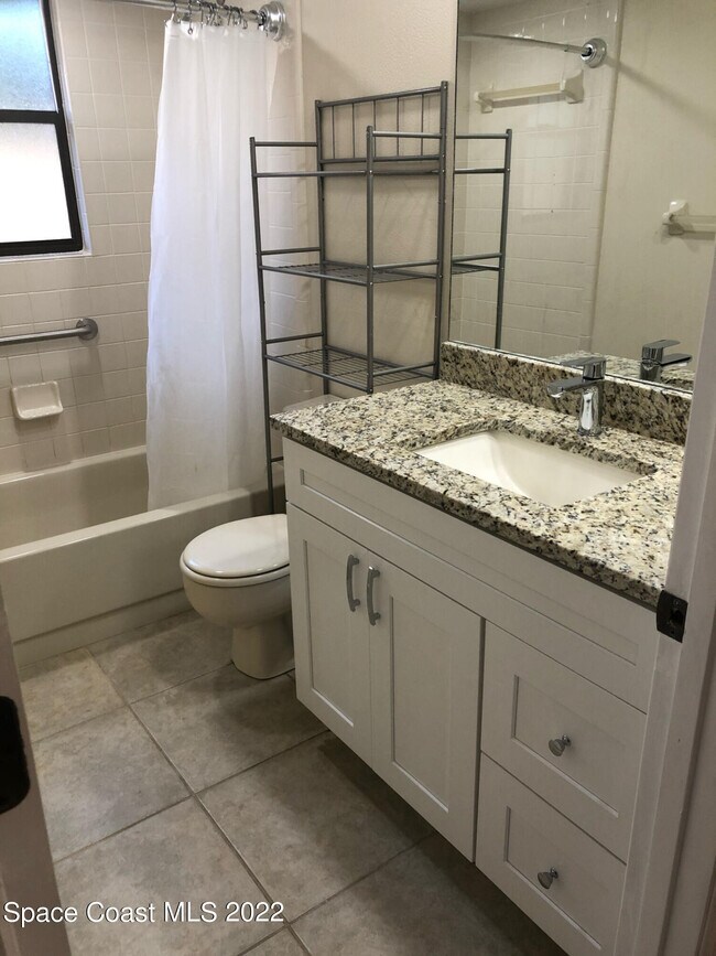 Building Photo - 3137 Village Park Dr