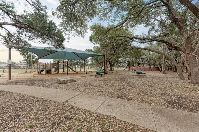 Building Photo - 709 Horizon Trail