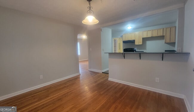 Building Photo - 854 Fayetteville Rd SE