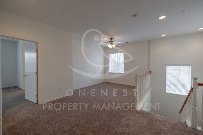 Building Photo - Spacious 3-Bedroom Home in Gated Lincoln Crossing Community