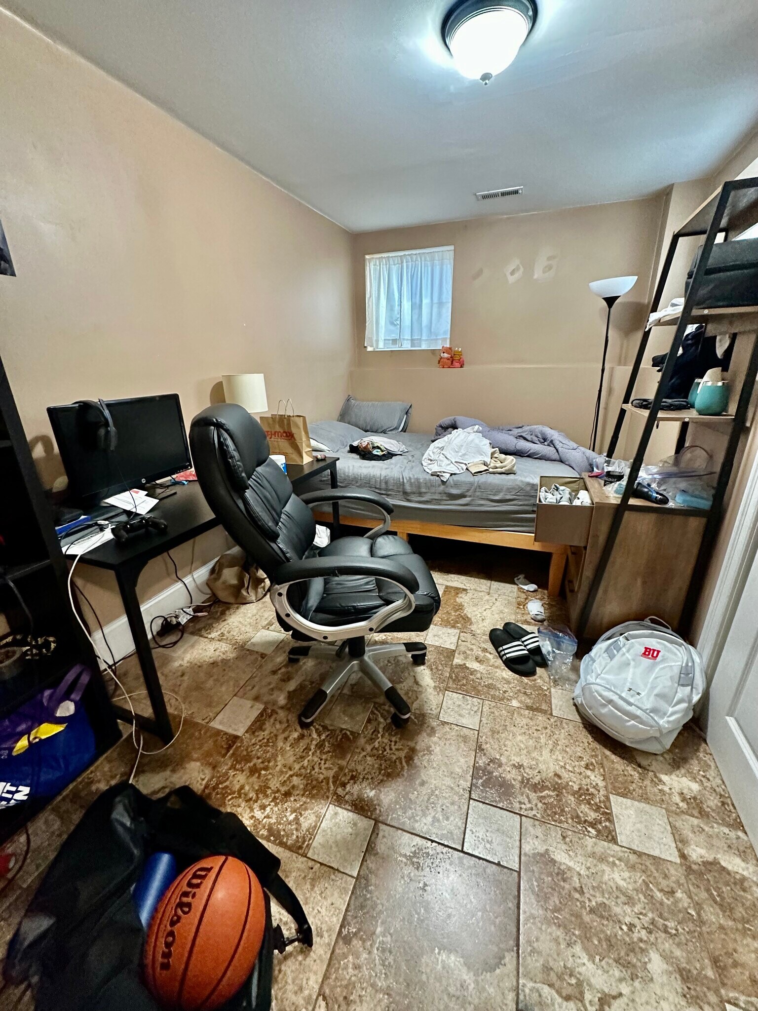 Building Photo - 10 Saint Lukes Rd