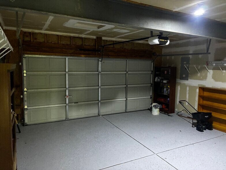 Building Photo - 12647 Gunnison Dr