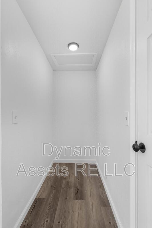 Building Photo - 405 Falletti St