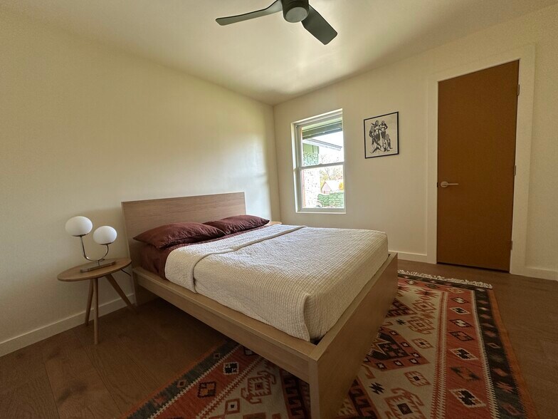 Building Photo - 10102 Warrington Cv