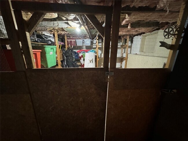 Building Photo - 9 Second St