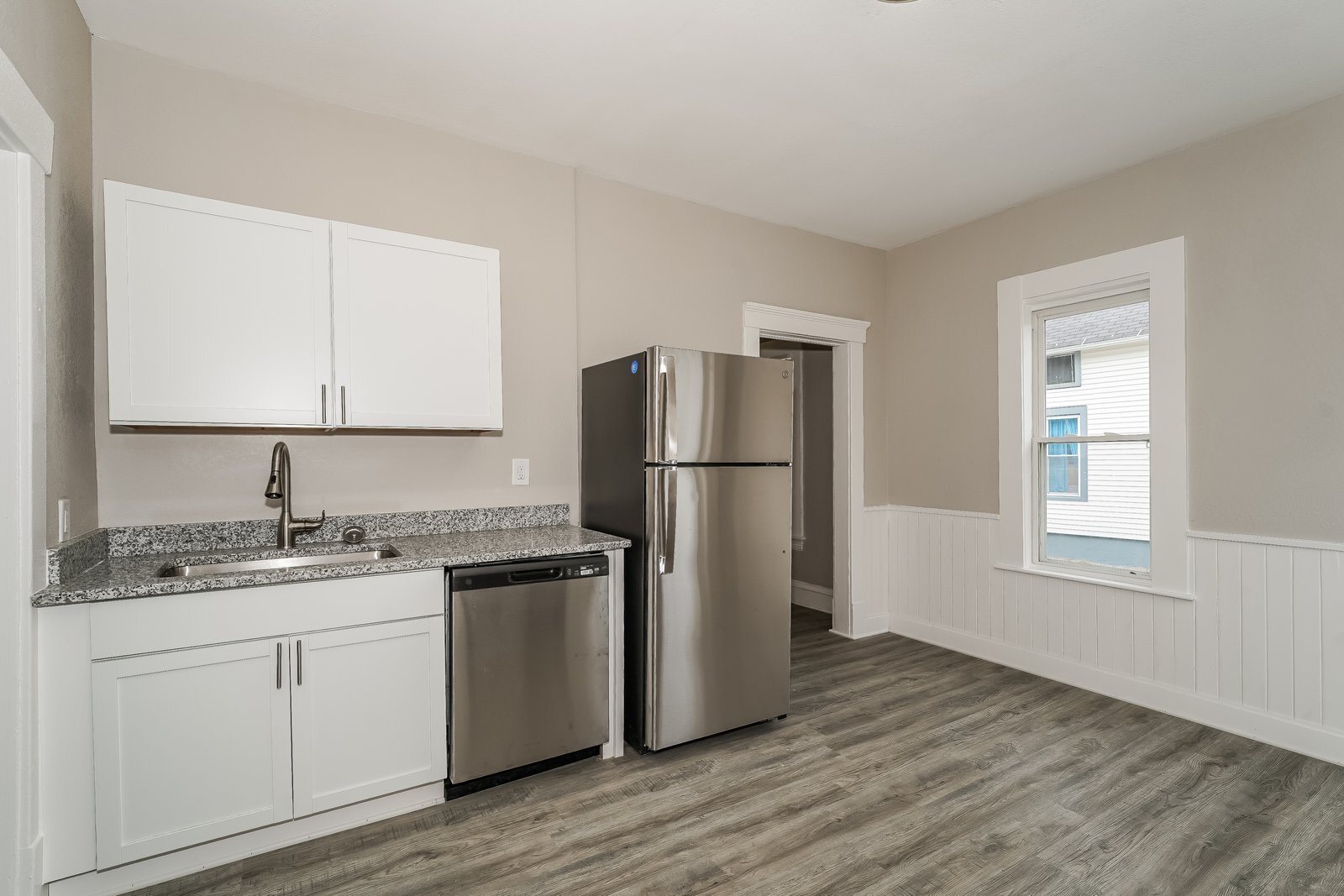 Building Photo - 207 W 29th St