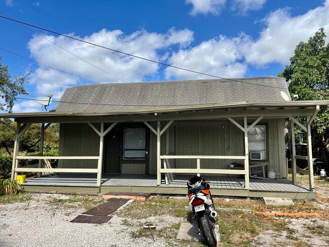 Primary Photo - 1521 N 59th Terrace