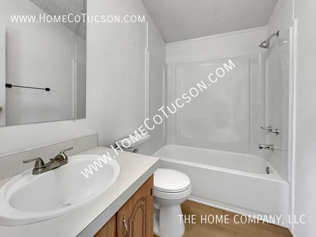 Building Photo - 1591 W Patton St