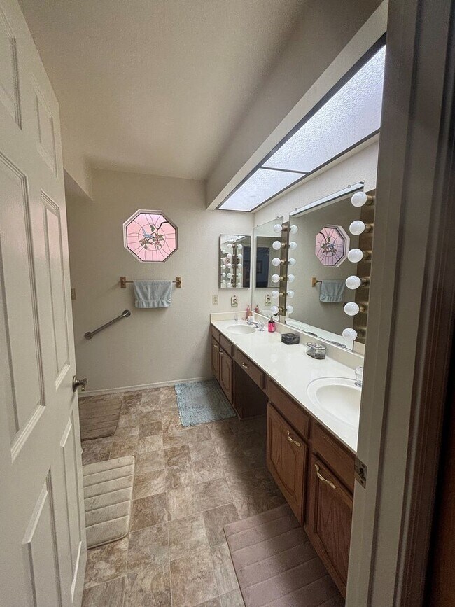 Building Photo - Lovely Long Term Unfurnished Home in 45+ Active Adult Resort Community of Leisure World