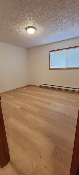 Building Photo - 702 E 22nd St