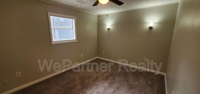 Building Photo - 1136 High Falls Rd