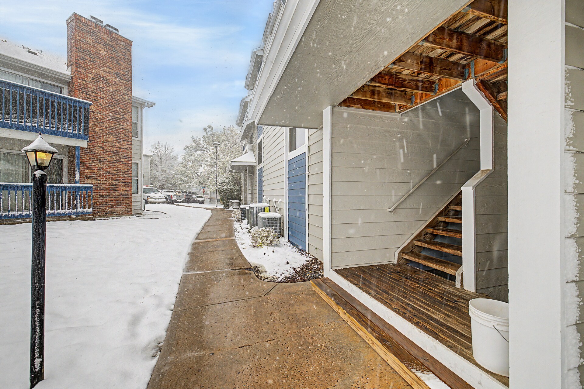 Building Photo - 1342 S Cathay Ct