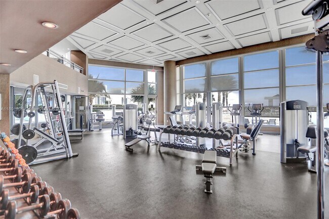 Building Photo - 3101 S Ocean Dr