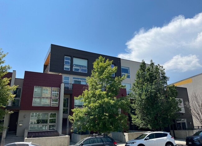 Building Photo - 1 Bedroom Apartment Available In The Heart Of Jefferson Park!