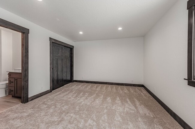 Building Photo - Brand New 3 bed 2.5 townhome