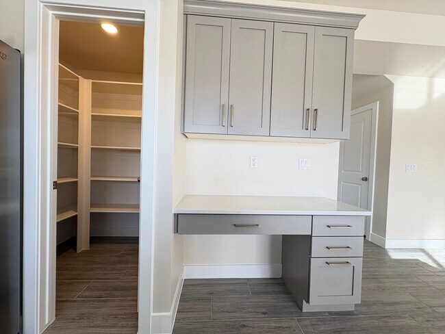 Building Photo - NEW Build!! Ironhawk Townhome #22!