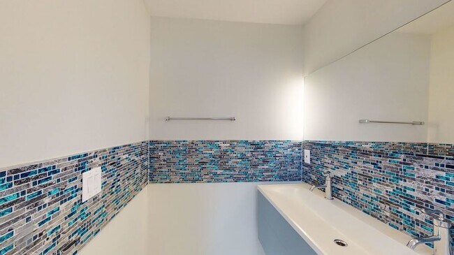 Building Photo - 1103 9th St NE