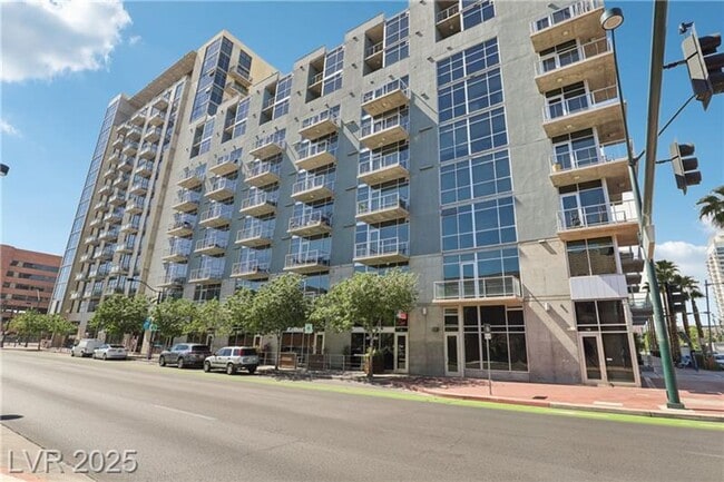 Building Photo - Downtown Las Vegas Luxury Condo with Moder...