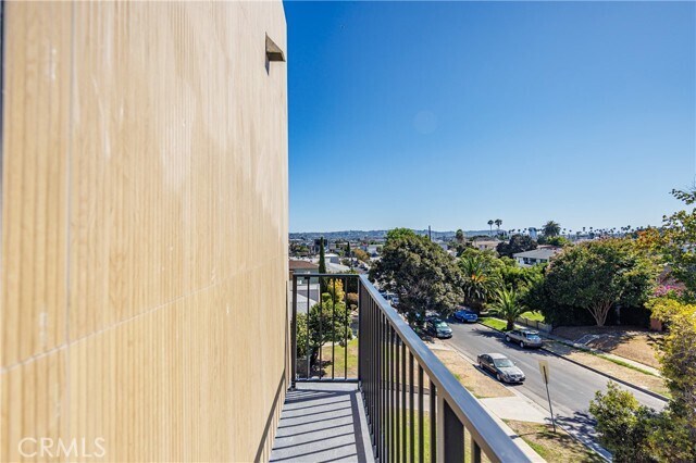 Building Photo - 1332 S Longwood Ave