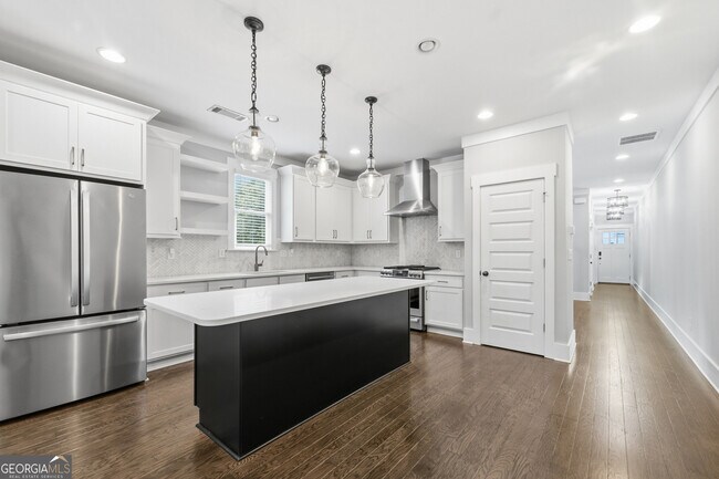 Building Photo - 254 Lamon Ave SE
