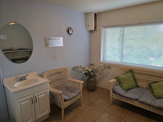 Building Photo - 2 bedroom 2 bath downtown condo