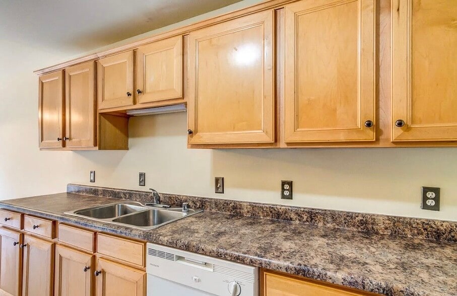 Building Photo - 578 Hampton Way