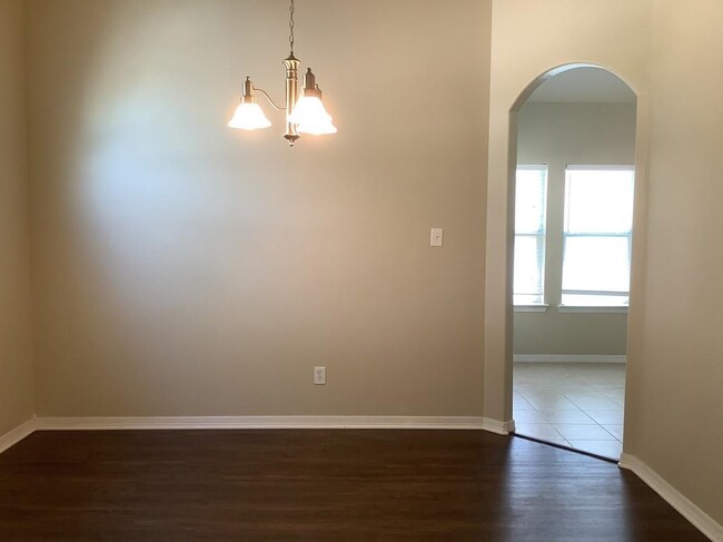 Building Photo - 5119 Westwood Pines Dr