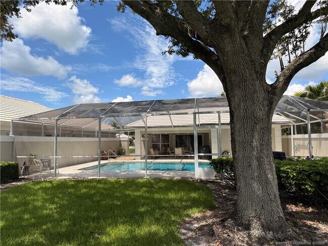 Building Photo - 2527 SW Brookwood Ln
