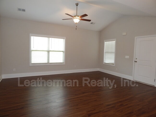 Building Photo - 408 Senate St