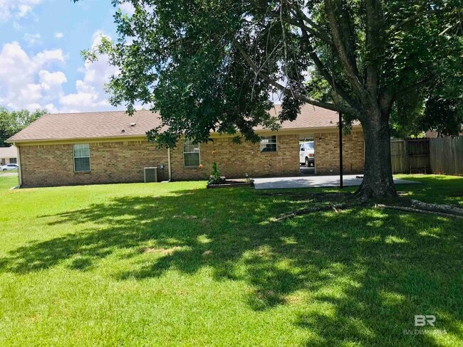 Building Photo - 20 Magnolia Cir