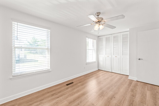 Building Photo - 9726 Old Gate Dr