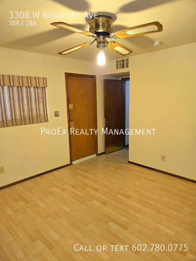 Building Photo - 3308 W Roanoke Ave