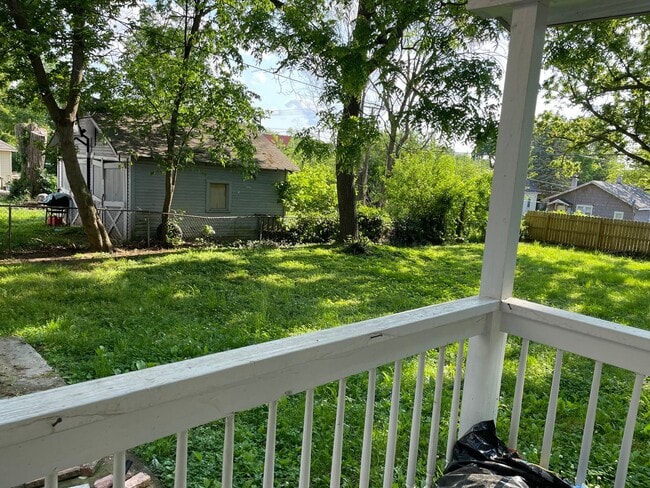 Building Photo - 2 Story 3 Bed 1 Bath House