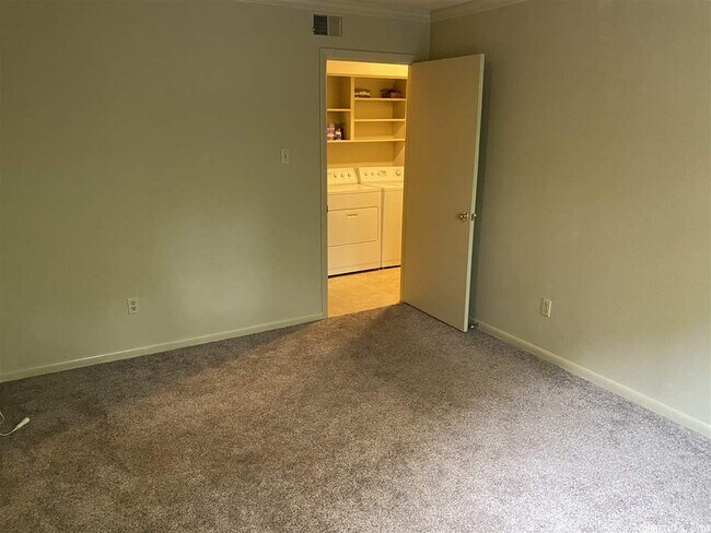 Building Photo - 2221 Wentwood Valley Dr