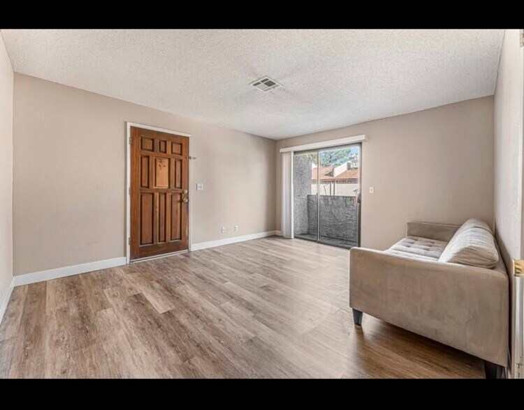 Building Photo - 5264 Child Ct