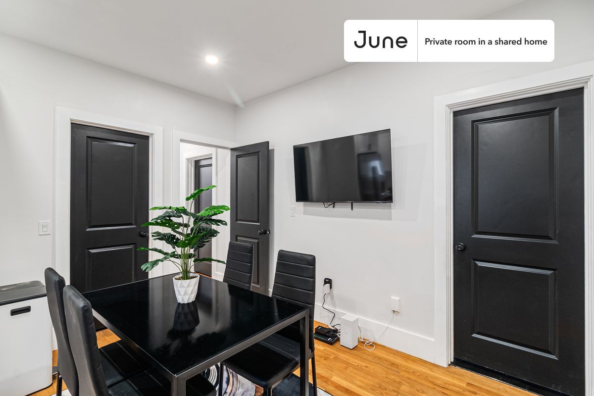 Building Photo - Room in Shared 5 bed/2 bath home