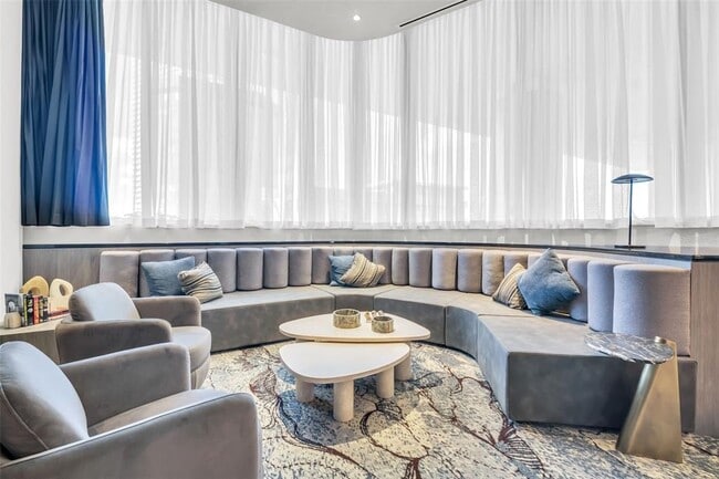 Building Photo - 275 1st Ave S