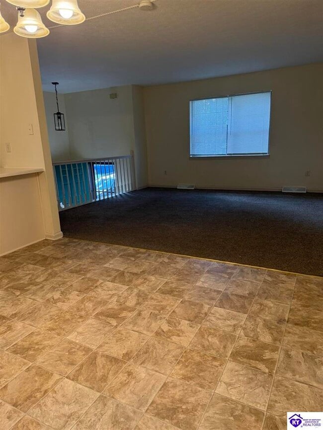 Building Photo - 105 Candy Ct