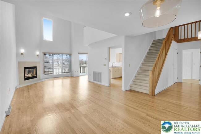 Building Photo - 5721 Crawford Dr