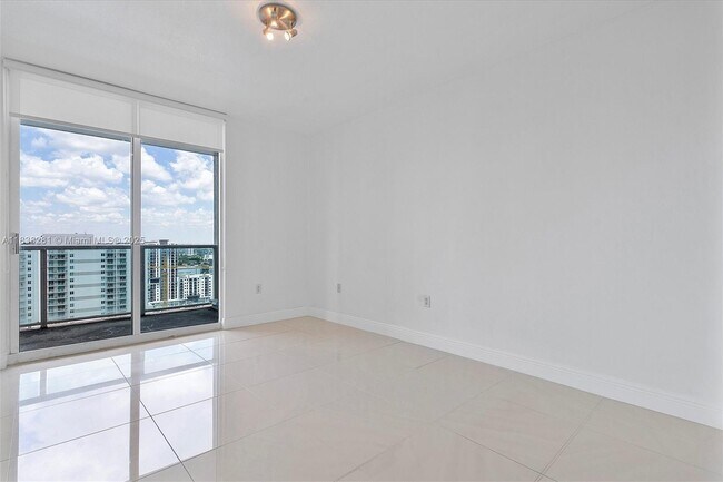 Building Photo - 1250 S Miami Ave